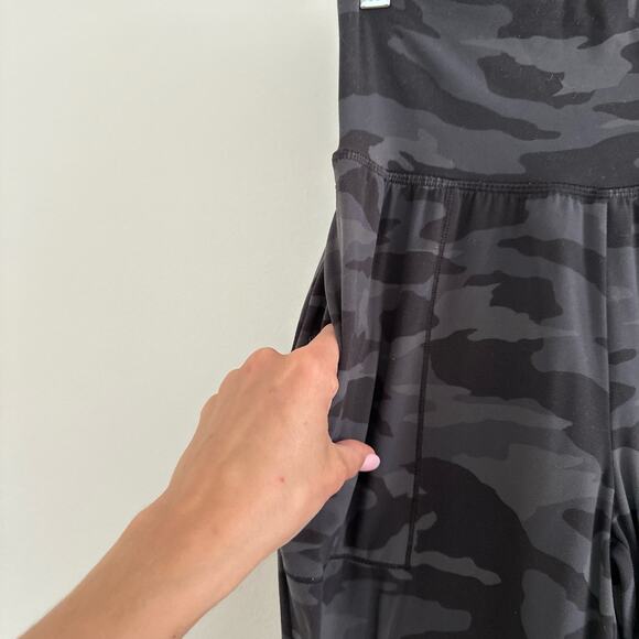 Athleta Salutation Cruise Camo Print Jogger Black/Gray XS - Picture 8 of 12